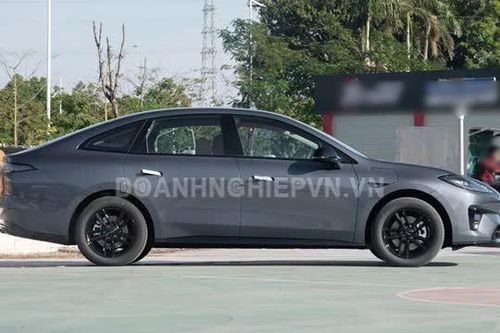 Xe sedan ngang ngửa Toyota Camry, nhiều công nghệ tối tân, giá ngang Kia Morning