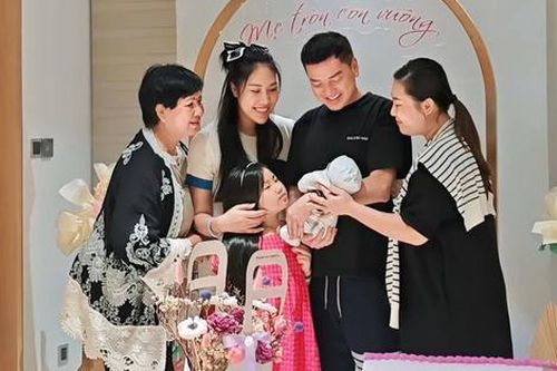 Hé lộ mối quan hệ giữa Quang Minh và gia đình bạn gái