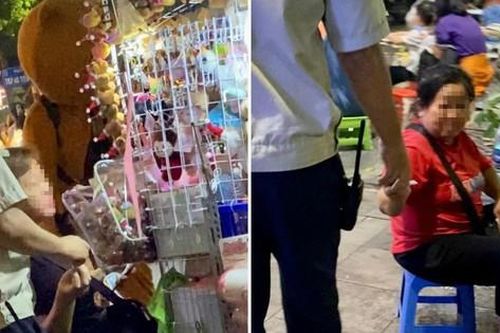 Thu tiền 'làm luật' của người bán hàng rong ở hồ Hoàn Kiếm, 2 cán bộ bị chấm dứt hợp đồng