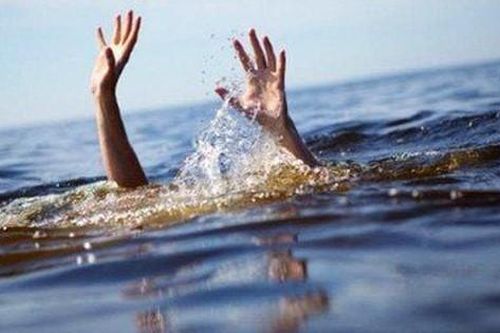 Phú Thọ: Tìm kiếm 5 học sinh mất tích khi đi tắm sông