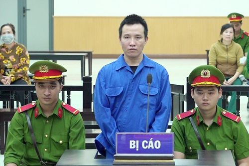12 năm tù cho tên giết người vì... dám báo công an