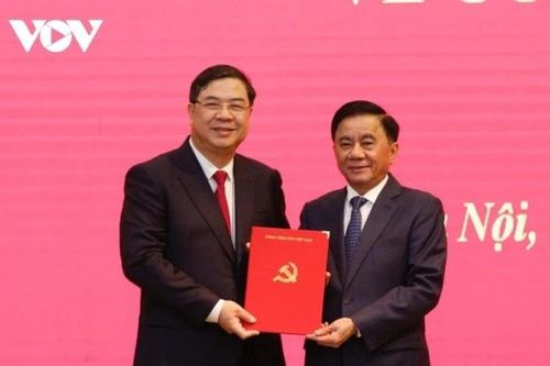 Nhân sự Trung ương tuần qua: Bộ Chính trị điều động cán bộ từ địa phương