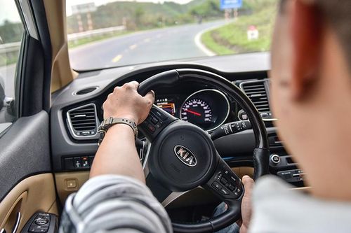 Từ 1/1/2025, không bắt buộc xét nghiệm nồng độ cồn khi khám sức khỏe lái xe