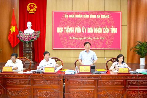 Chủ tịch UBND tỉnh An Giang Hồ Văn Mừng chủ trì họp Thành viên UBND tỉnh