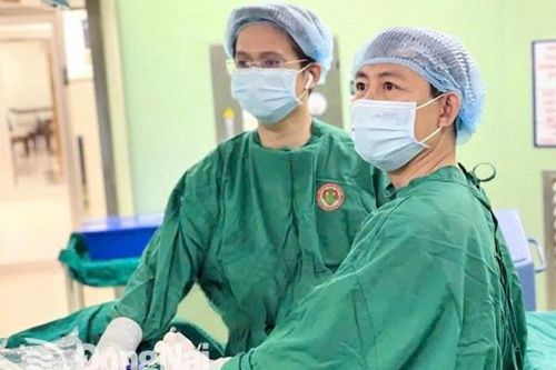 Một bệnh nhân ở Long Thành có khối u phì đại tuyến tiền liệt to gấp 14 lần bình thường