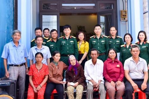 Những ngôi nhà thắm tình quân dân