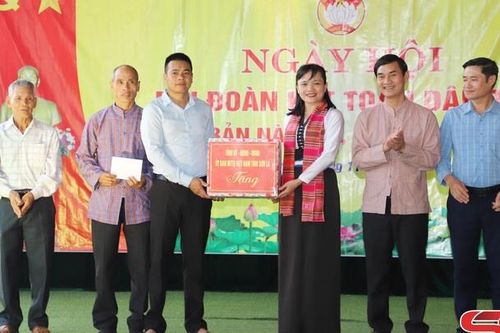 Đồng chí Chủ nhiệm Ủy ban Kiểm tra Tỉnh ủy tham dự Ngày hội Đại đoàn kết toàn dân tộc tại xã Huy Bắc