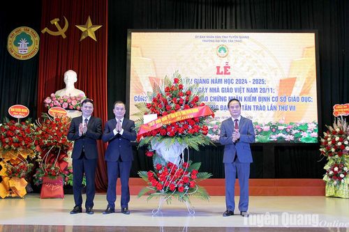 Trường Đại học Tân Trào khai giảng năm học mới