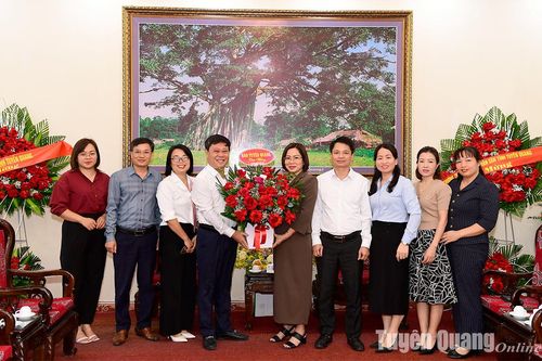 Báo Tuyên Quang chúc mừng 94 năm ngày truyền thống MTTQ Việt Nam