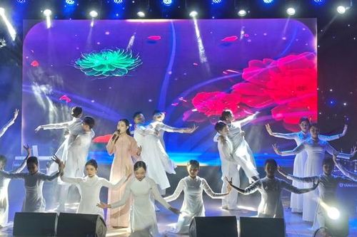 Hấp dẫn, sôi nổi đêm chung kết hội thi 'Tiếng hát sinh viên năm 2024'