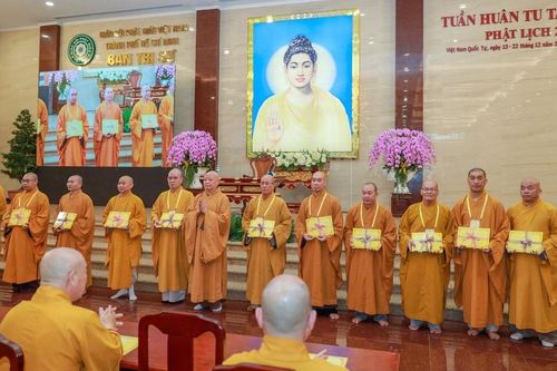 Chương trình Tuần huân tu tập trung và Khóa bồi dưỡng trụ trì do GHPGVN TP.HCM tổ chức