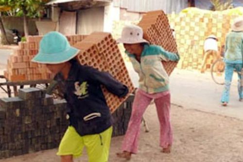 Cần chấm dứt tình trạng trẻ em làm việc nặng nhọc