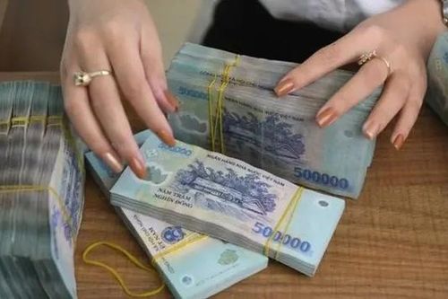 Người dân gửi ngân hàng 2.900 tỷ đồng mỗi ngày