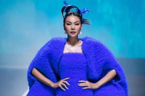 Đẳng cấp siêu mẫu của Thanh Hằng ở tuần lễ thời trang