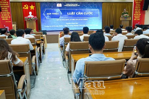 Cán bộ, hội viên Hội Nông dân được cập nhật các điểm mới của nhiều văn bản Luật
