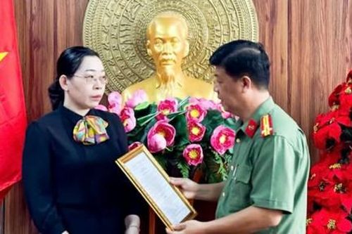 Tuyển dụng em gái liệt sĩ CAND Nguyễn Xuân Hào vào ngành Công an