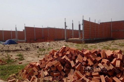 Long An: Xây dựng 41 căn nhà liền kề trái phép trên đất nông nghiệp