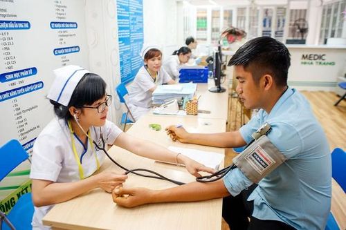 Tin vui cho hàng triệu lái xe, từ 1/1/2025 bỏ quy định này khi khám sức khỏe cấp đổi giấy phép lái xe