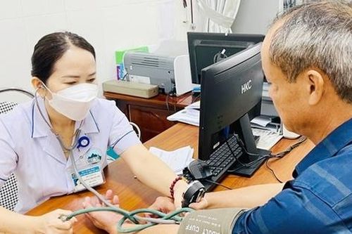 5 bệnh người cao tuổi hay gặp vào mùa lạnh