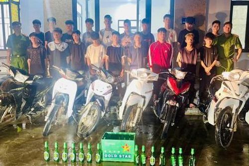 Khởi tố nhiều học sinh náo loạn đường phố