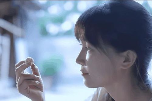 'Tiên nữ đồng quê' Lý Tử Thất trở lại và ý nghĩa của 'Xuân tằm hóa bướm'