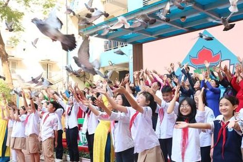 Trường THCS Tây Sơn kỷ niệm 70 mùa hoa, tưng bừng đón ngày Nhà giáo Việt Nam