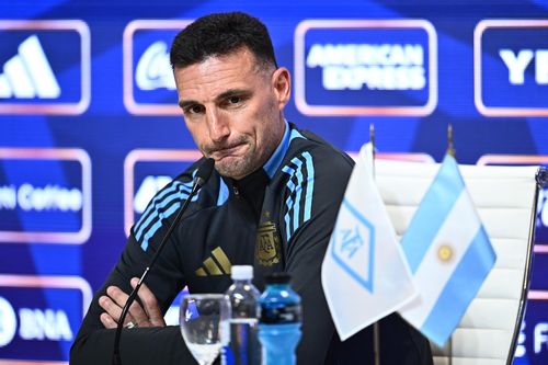 HLV Scaloni tái thiết tuyển Argentina