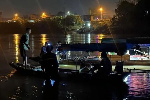 5 học sinh mất tích khi tắm sông: tìm thấy thi thể một nữ sinh