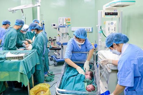 Hiện thực hóa mục tiêu là đơn vị tuyến cuối về khám, điều trị Sản-Nhi khu vực bắc miền trung