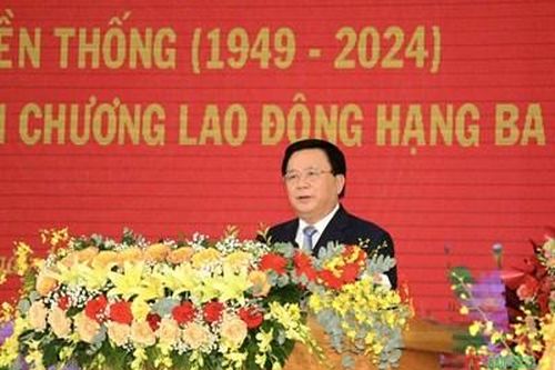 Học viện Chính trị khu vực III đón nhận Huân chương Lao động hạng Ba