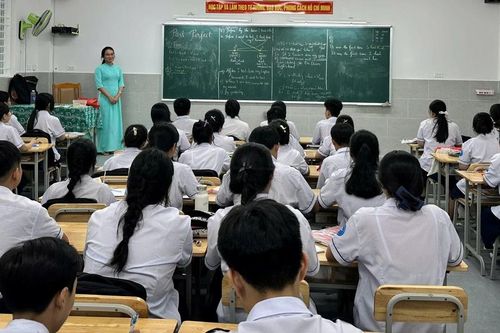 Chuẩn bị cho kỳ thi đổi mới: Lưu ý với đề tham khảo tiếng Anh