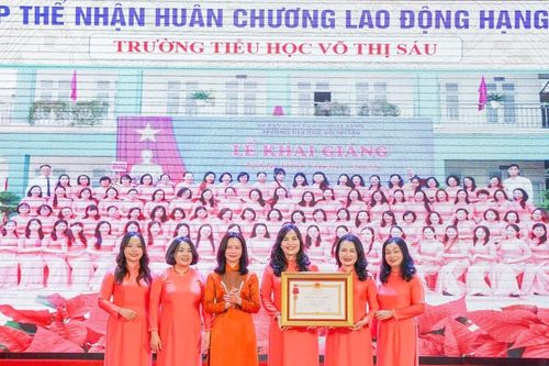 Trường Tiểu học Võ Thị Sáu đón Huân chương Lao động hạng Nhì của Chủ tịch nước