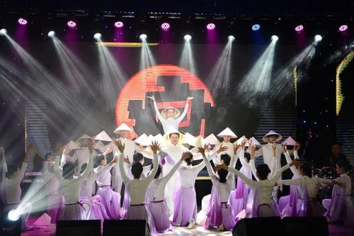Chung kết Hội thi tiếng hát sinh viên 2024 Trường Đại học Sư phạm Huế