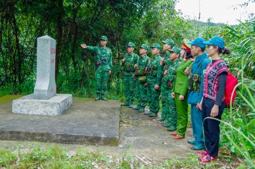 Quân - dân đoàn kết bảo vệ vững chắc biên cương