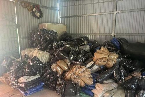 Nam Định: Phát hiện nhiều áo phao không rõ nguồn gốc được bán trên Tiktok Shop