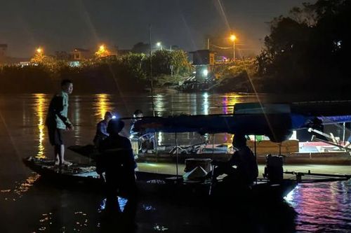Vụ 5 học sinh mất tích ở bãi sông Hồng: Đã tìm thấy 1 thi thể nữ, tiếp tục mở rộng phạm vi tìm kiếm