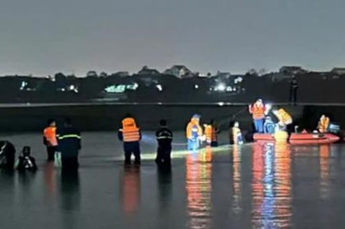 Tìm thấy 1 thi thể nghi trong nhóm 5 học sinh Phú Thọ mất tích trên sông Hồng