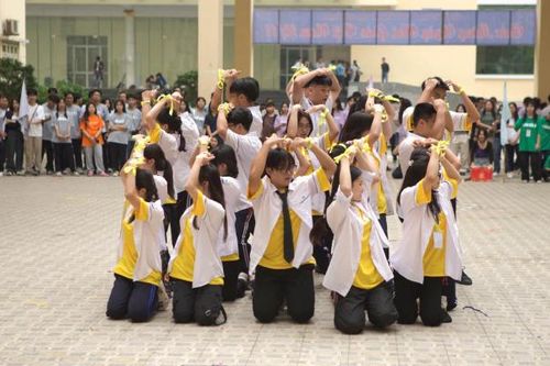 Tri ân thầy cô giáo bằng 'bữa tiệc' vũ điệu của học sinh trường chuyên