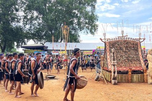 Bồi dưỡng truyền dạy văn hóa phi vật thể và triển khai mô hình di sản kết nối tại Tây Nguyên