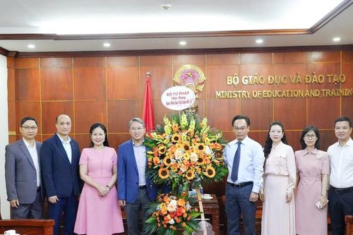 Lãnh đạo Bộ Tư pháp chúc mừng Ngày Nhà giáo Việt Nam 20/11