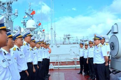 Tư lệnh Trần Thanh Nghiêm thị sát Vùng 3 Hải quân