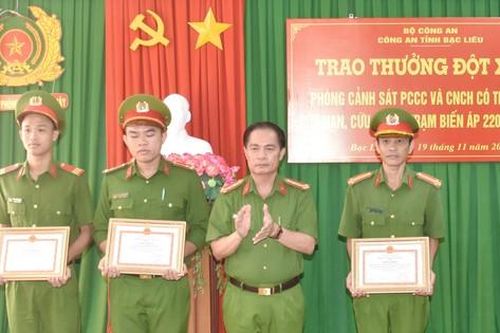 17 giờ hút nước chống ngập trạm biến áp, tránh mất điện 2 tỉnh Cà Mau, Bạc Liêu