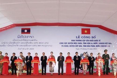 Tưng bừng khai trương cặp cửa khẩu quốc tế Lóng Sập - Pa Háng