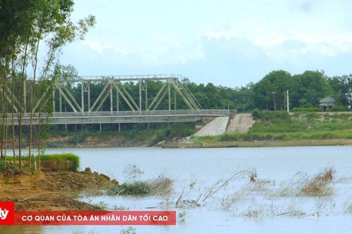 Phát hiện thi thể nam thanh niên nổi trên sông Lam