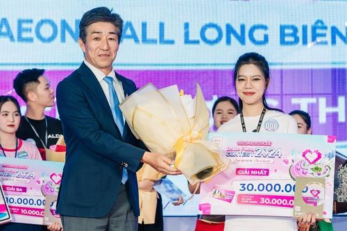 12 nhân viên làm việc tại TTTM Aeon Mall so tài kỹ năng chăm sóc khách hàng