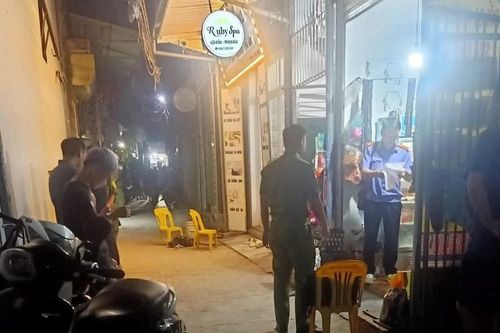 Điều tra vụ chồng dùng bình cứu hỏa đánh vợ tử vong