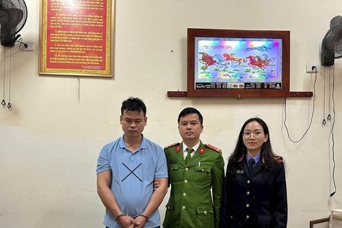 Công an Nghệ An bắt kẻ mang 2.000 viên hồng phiến đi tiêu thụ