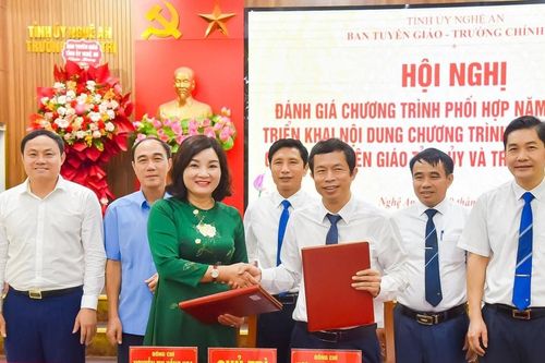 Ký kết chương trình phối hợp giữa Ban Tuyên giáo Tỉnh ủy Nghệ An và Trường Chính trị tỉnh