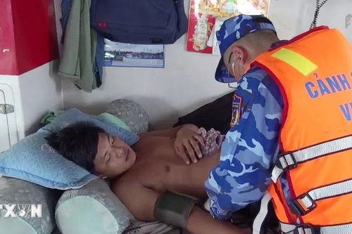 Cà Mau: Kịp thời hỗ trợ ngư dân gặp nạn trên vùng biển