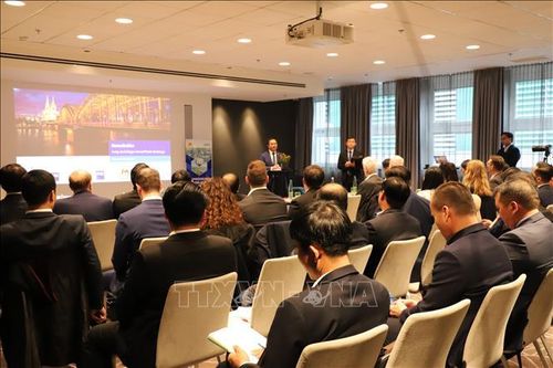 Tăng cường hợp tác thương mại và đầu tư giữa tỉnh Long An và TP Cologne